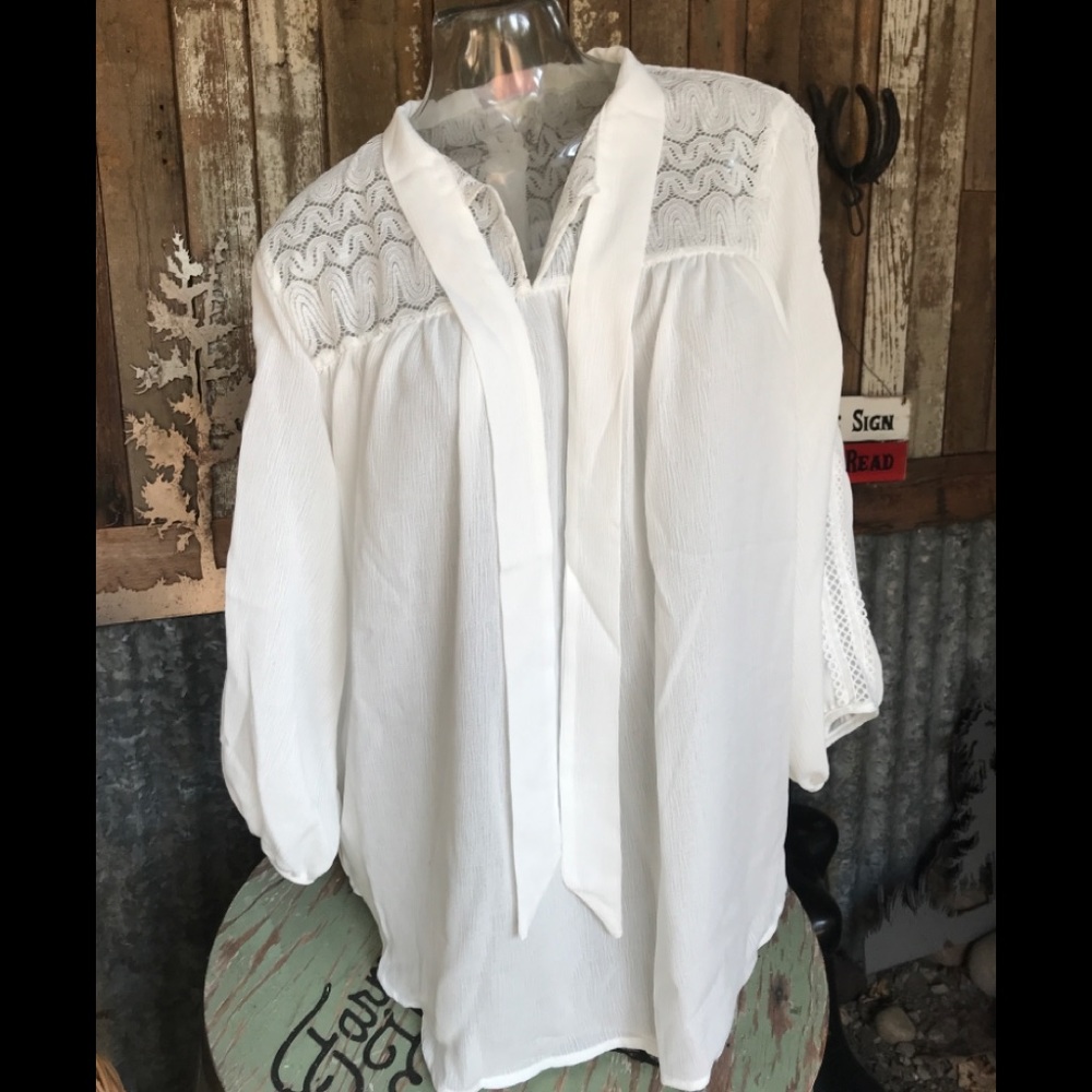 White lace long sleeve top
